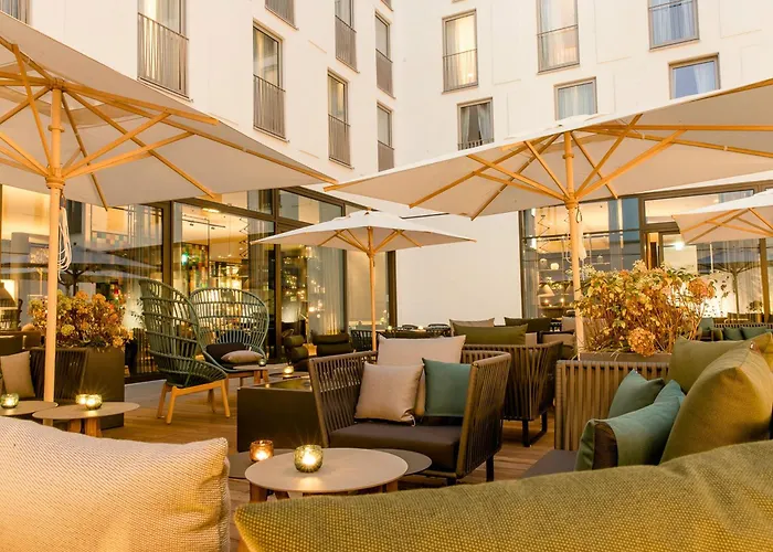 Motel One Köln-Neumarkt